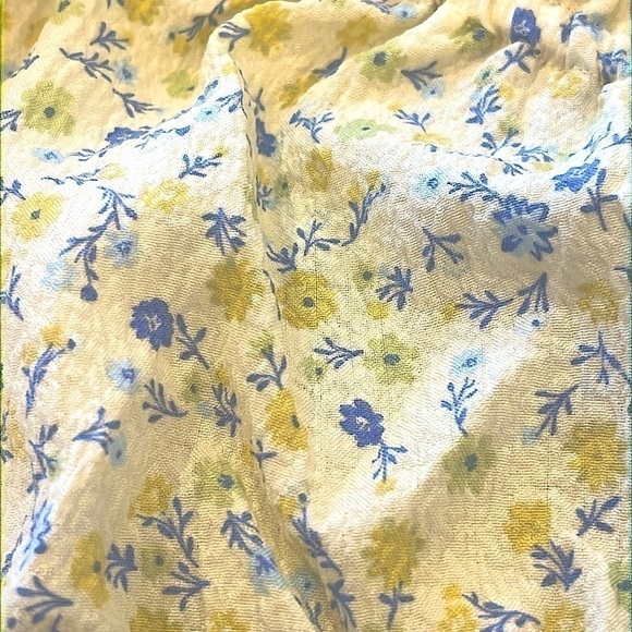 Love Tree Tie Front Floral Crop Top Size Large - Picture 4 of 7